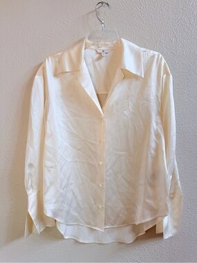 Banana Republic ivory satin vneck blouse